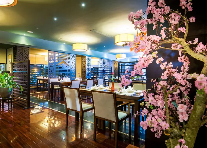 Royal Lotus Hotel 4*